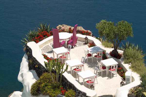 在海滩上，希腊的传统希腊酒馆 — 图库照片