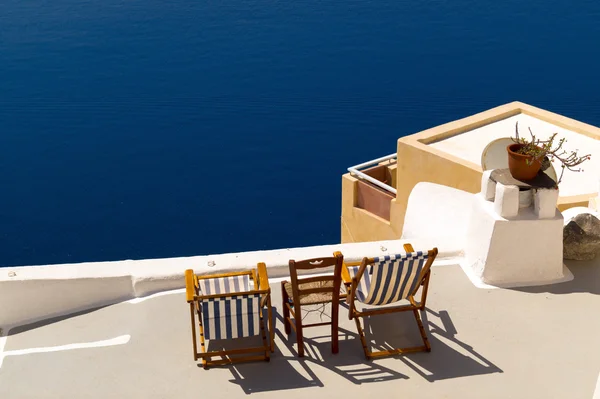 Arquitectura tradicional del pueblo de Oia en la isla de Santorini, Gre —  Fotos de Stock