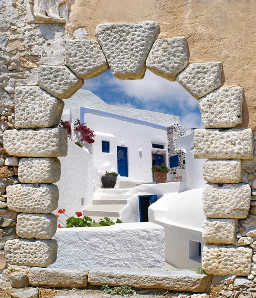 Arquitectura tradicional del pueblo de Oia en la isla de Santorini, Gre —  Fotos de Stock