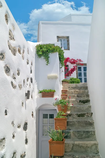 Tradycyjną architekturę miejscowości oia, na wyspie santorini, gre — Zdjęcie stockowe
