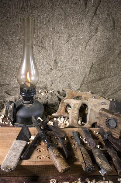 İşyeri marangoz. Tahta ve bir kaç araç