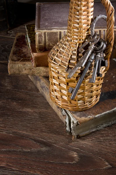 Ancient keys.  Once they could open different locks — Stock Photo, Image