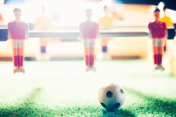 Jogo de futebol de mesa, foco na bola, backlight — Fotografia de Stock