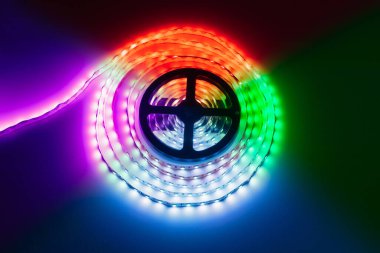 Çokrenkli rgb öncü ışık şeridi rulosu