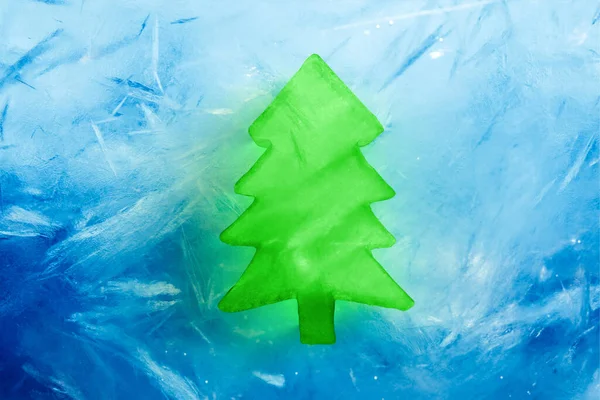 Árvore Natal Forma Gelo Verde Fundo Congelado Azul Renderização — Fotografia de Stock