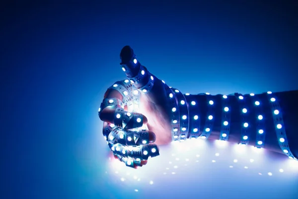 Pollici Mano Coperta Luci Led Blu Sfondo Illuminato — Foto Stock