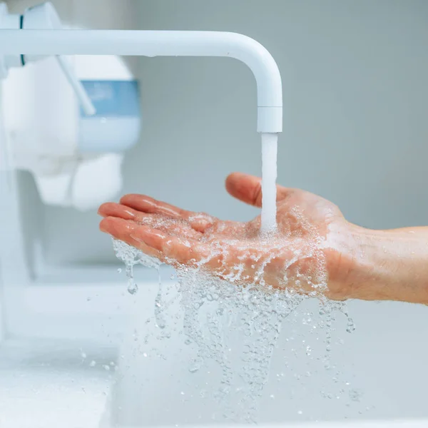 Hand Faucet Splashing Water — Stock Photo, Image