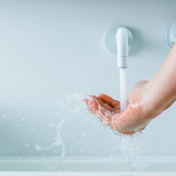 Hand Faucet Flowing Water Splash — Stock Photo, Image