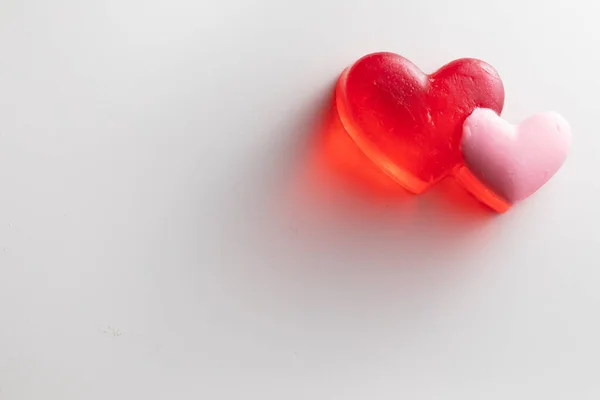 Jabón Hecho Mano Con Forma Corazón Fondo Blanco — Foto de Stock