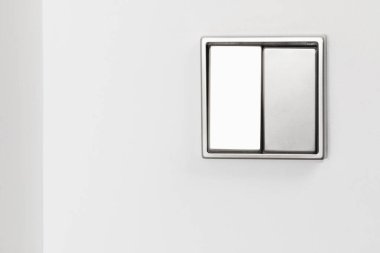 elektrik ışığı çift düğmesi, beyaz arkaplan