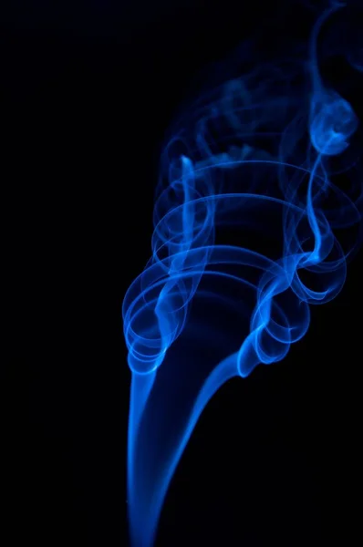 Streszczenie Niebieski Dym Czarnym Tle — Zdjęcie stockowe