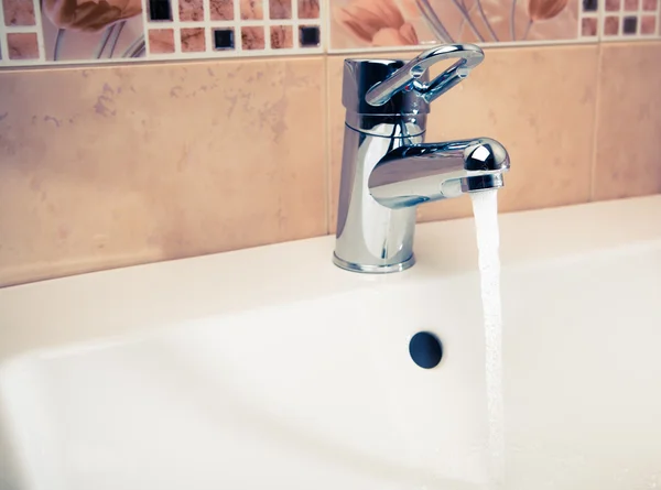 Working water tap — Stock Photo, Image