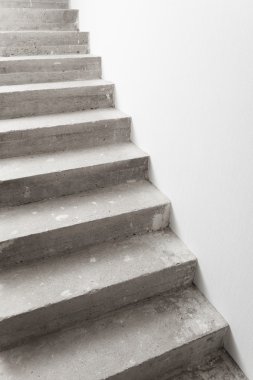 Beton merdiven yapım aşamasında