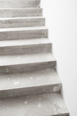 Beton merdiven yapım aşamasında