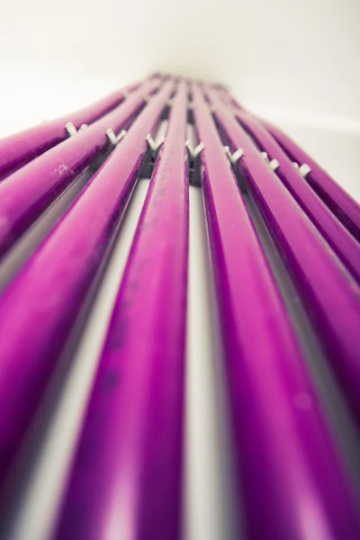地板采暖系统的紫色塑料管材 — 图库照片