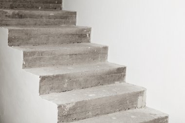 Beton merdiven yapım aşamasında
