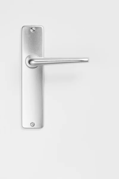 Metalik kapı kolu, beyaz arka plan — Stok fotoğraf