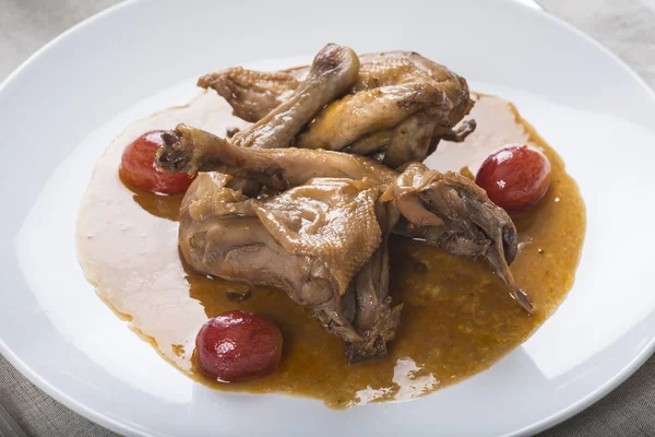 Poussin con salsa de uvas — Foto de Stock