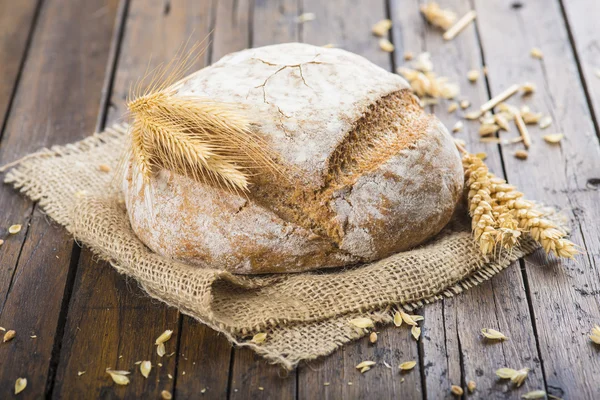 Pão caseiro multigrain sourdough — Fotografia de Stock