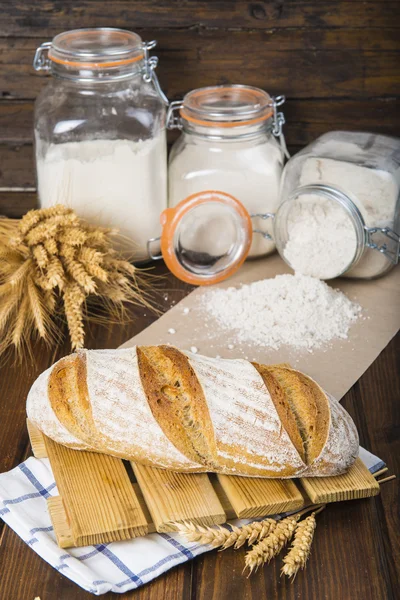 Pão caseiro para uma dieta saudável — Fotografia de Stock