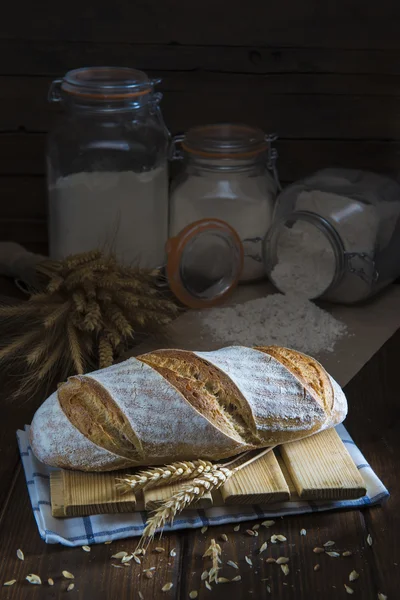 Pan casero de masa fermentada para una dieta saludable — Foto de Stock