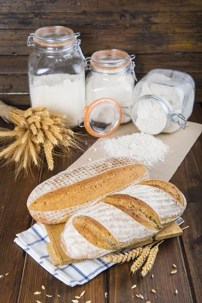 Pan casero de masa fermentada para una dieta saludable — Foto de Stock