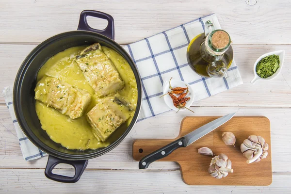 Steamed dorsz w sosie pilpil — Zdjęcie stockowe