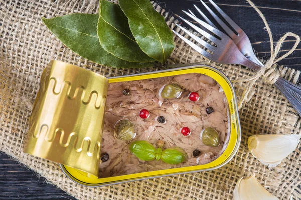 Light tuna in olive oil canned — Stock Photo, Image