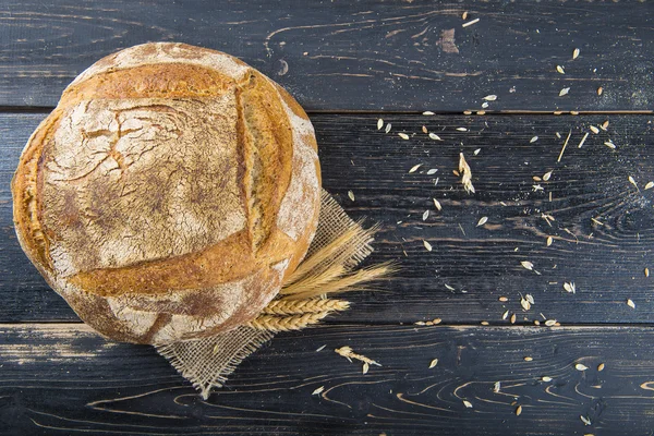 Zelfgemaakte sourdouhg brood brood — Stockfoto