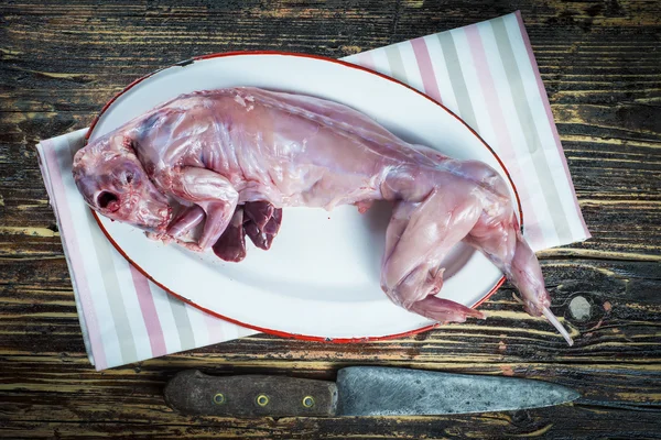 М'ясо кроликів від кроликів, які будуть приготовані — стокове фото