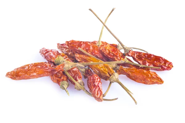 Červené chilli izolovaných na bílém pozadí — Stock fotografie
