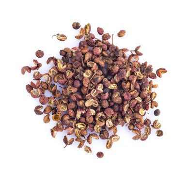Beyaz bir arka plan üzerinde izole Sichuan biber
