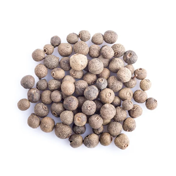 Allspice aislado sobre un fondo blanco — Foto de Stock