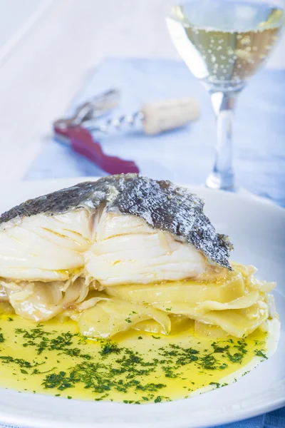 Pesce merluzzo al forno con patate — Foto Stock