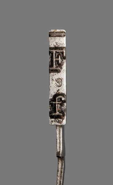 Harfi Eski Bir Daktilo Çekiçinin Makrosudur — Stok fotoğraf