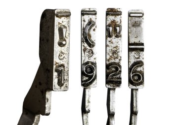 1926 tarihli eski daktilo çekiçleri izole edilmiş.