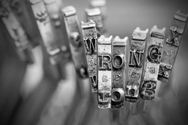Máquina Escrever Vintage Com Palavra Errada — Fotografia de Stock