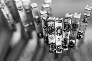 retro eski daktilo Tanrı sözcüğüyle yaklaş 