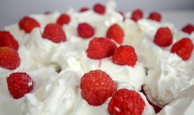 Raspbbery meyve bir pastayı