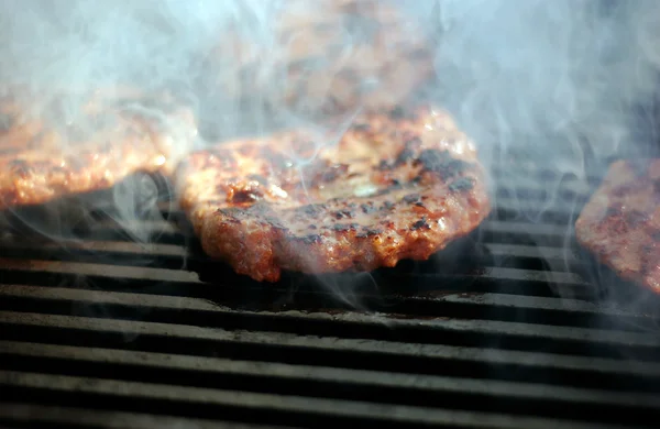 Smoke on grill — Stock Photo, Image