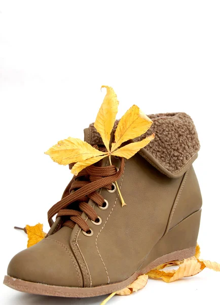 Пара бежевих жіночих зимових туфель — стокове фото