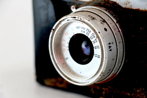 Nahaufnahme alter rostiger Retro-Filmkameras — Stockfoto