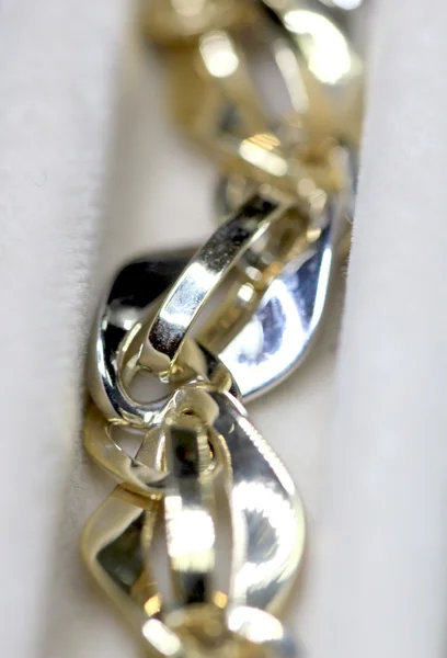 Gioielli di moda .Bracciale in oro — Foto Stock