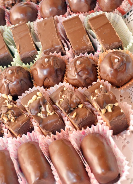 Heerlijke zelfgemaakte bonbons - zoete voedsel — Stockfoto