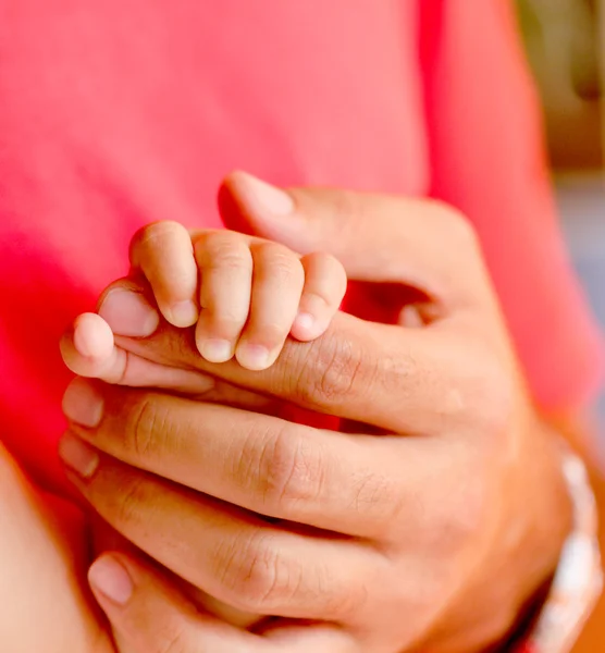 New born baby hand — Stock Photo, Image