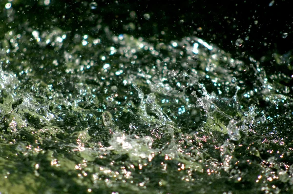 Vliegende fontein bubbels water — Stockfoto
