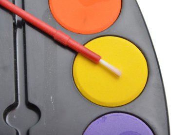 Yeni su renk ve boya fırçası. Renk kavramı