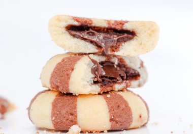 Çikolata dolgulu kurabiye