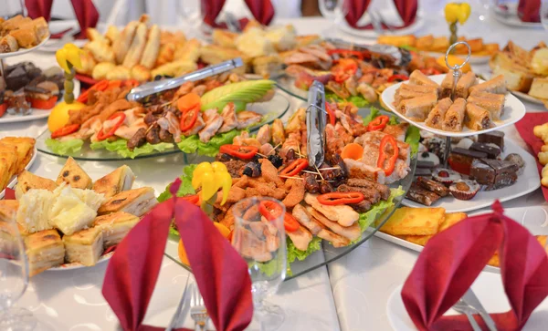 Mesa de banquete de catering — Fotografia de Stock