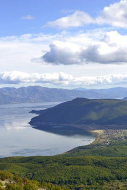Doğada sonbahar kadın portresi